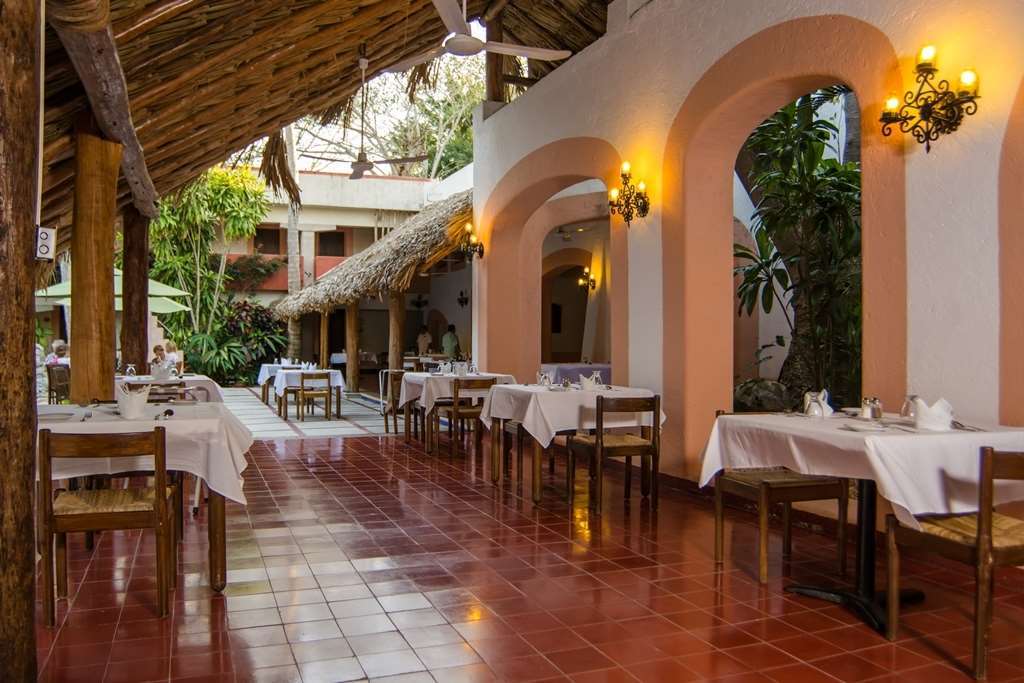 Villas Arqueologicas Chichen Itza Restaurant photo