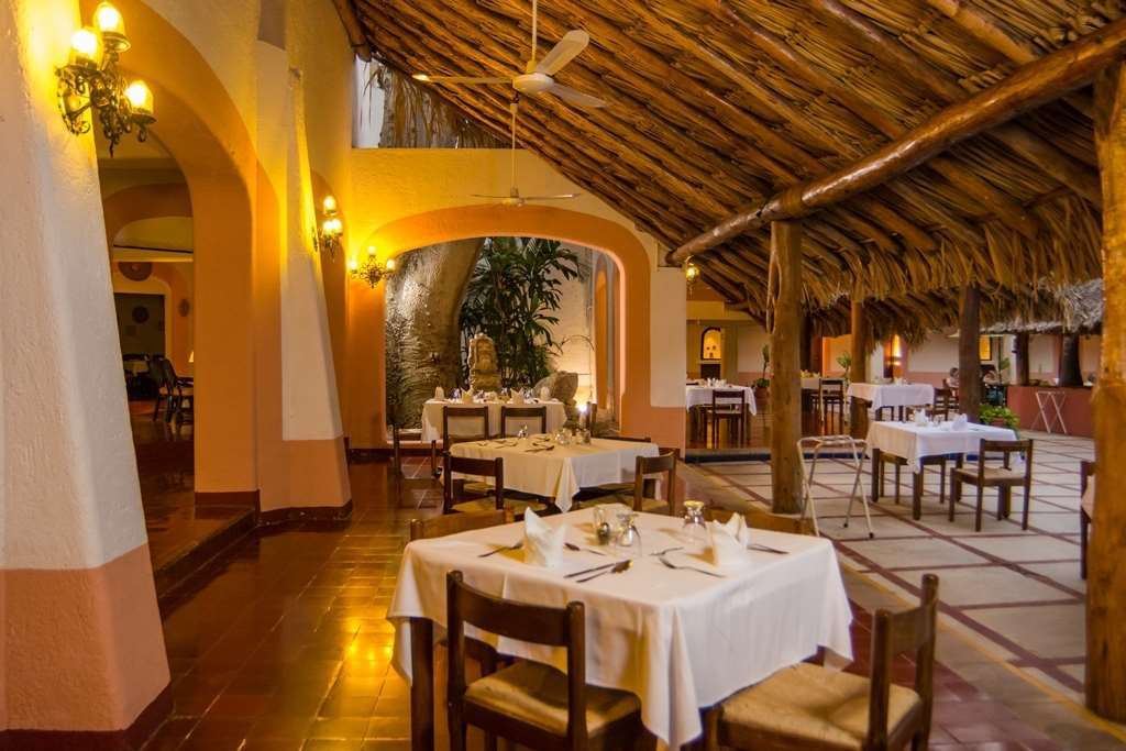 Villas Arqueologicas Chichen Itza Restaurant photo